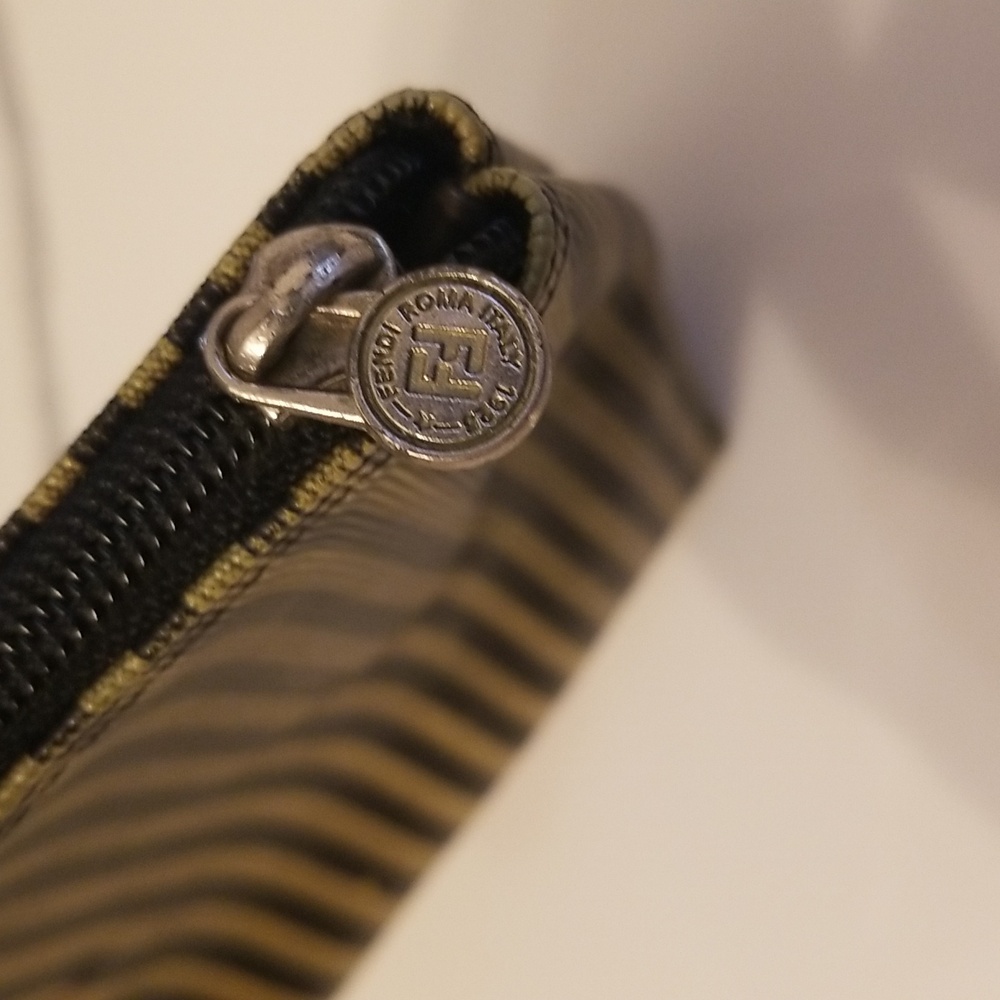 Vintage FENDI Cosmetics bags - Picture 5 of 8